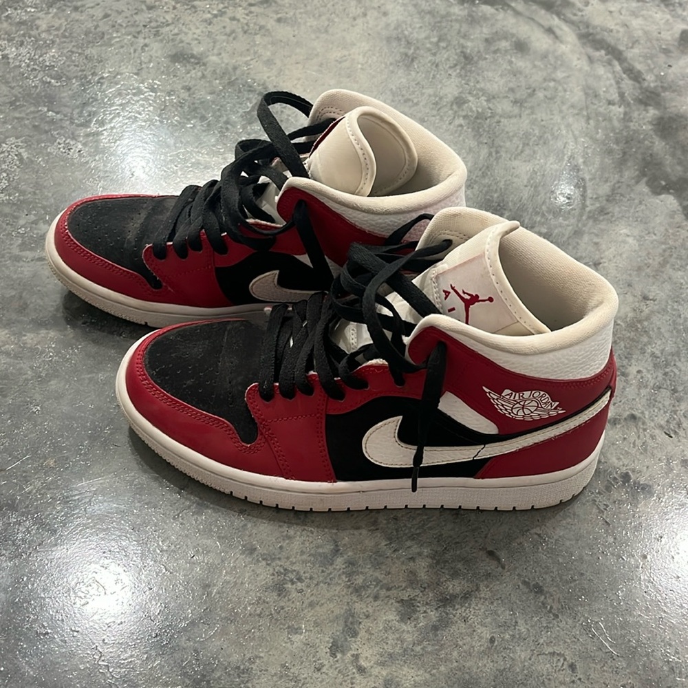 Women’s 7.5/Youth 6 Air Jordan 1 Mid Gym Red Black